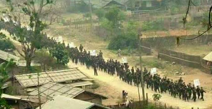 Arakanlı Müslümanlara Mynmar'da katliam yapılıyor