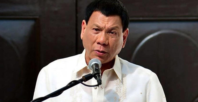 Duterte ABD kuvvetlerinden silah depolamamalarını istedi