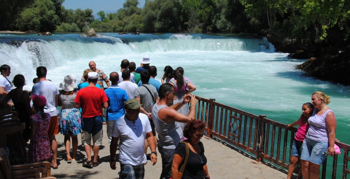 Turizmcinin umudu 
yerli turistler oldu