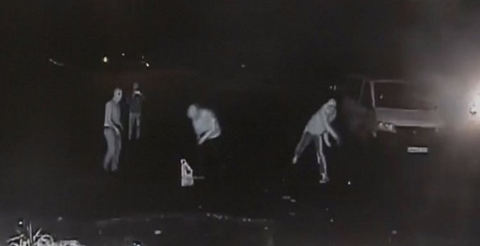 PKK'lı teröristelerden Türklere molotoflu saldırı