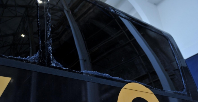 Ankara'da Galatasaray'ın 
otobüsü taşlandı