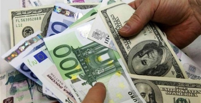 Dolar ve euroda savaş etkisi sürüyor