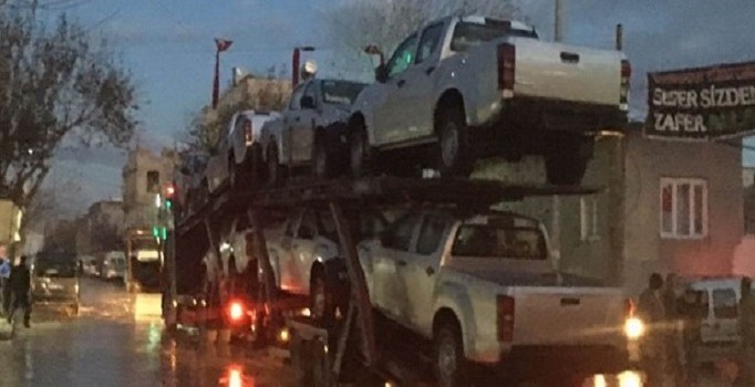 Özgür Suriye Ordusu'na Kilis'ten arazi aracı gönderildi