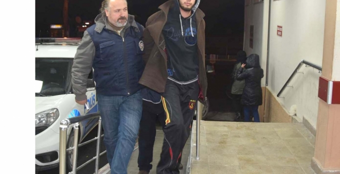 Eşini öldüren koca, arkadaşının evinde yakalandı