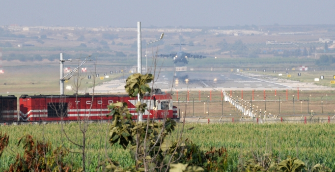 IŞİD operasyonlarına 
katılacak ABD jetleri İncirlik'te