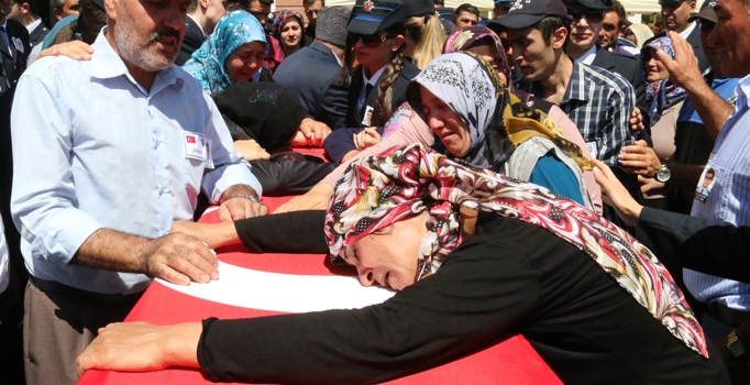 Vali Barut: Bu yapılan alçaklığın da alçaklığıdır