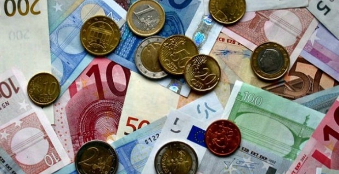 Türkiye’ye %6,5, Yunanistan’a %0 faiz dışı fazla