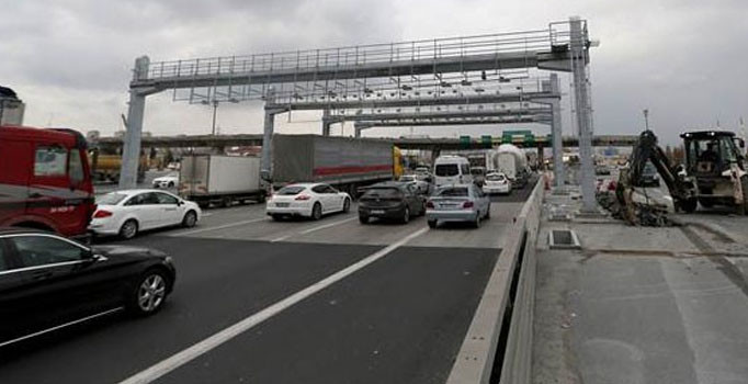 Mahmutbey gişeleri yıkılıyor