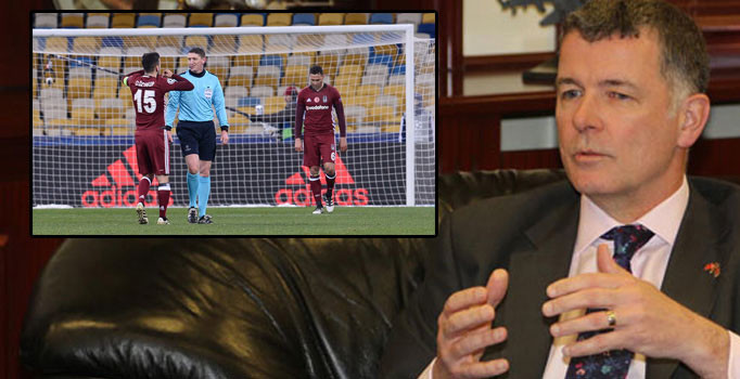 İngiliz Büyükelçi Moore’dan hakeme tepki