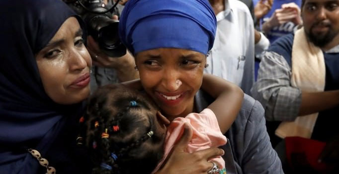 ABD'nin ilk başötülü milletvekiline İslamofobik saldırı