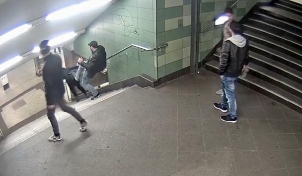 Almanya, Berlin'deki kadına tekmeli saldırıyı konuşuyor