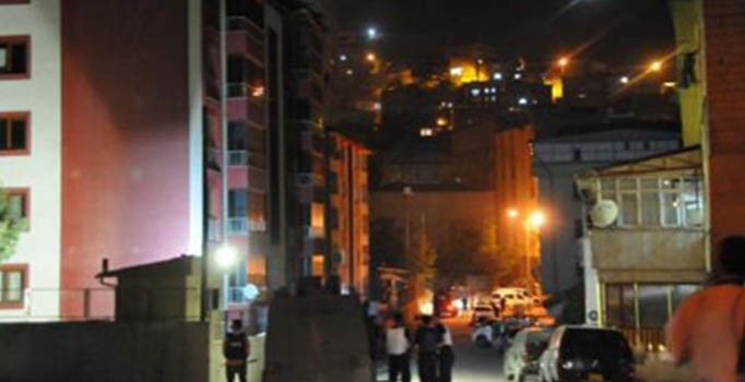 PKK'dan Hakkari'de polis 
lojmanlarına bombalı saldırı