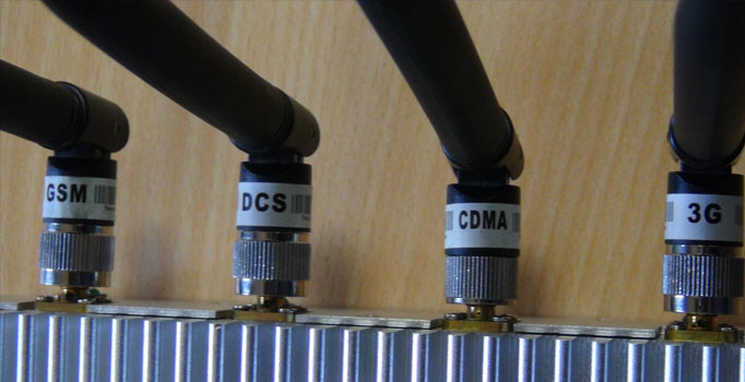 Kapatılan FETÖ üniversitesinin tavanında jammer bulundu