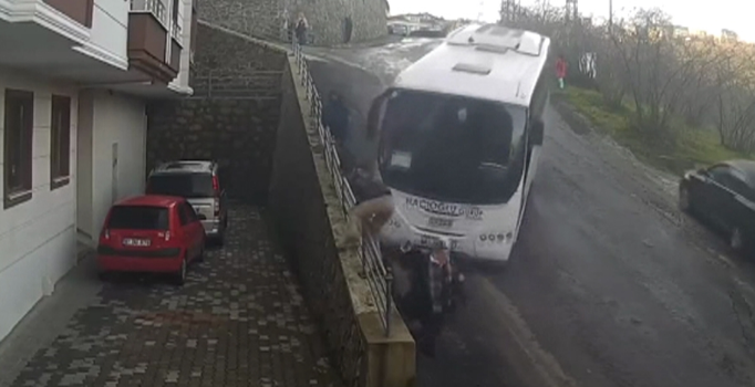 Trabzon'da kazadan kıl payı kurtuldular