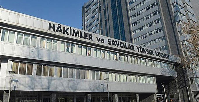 Son dakika! HSYK, 107 hakim ve savcıyı görevden ihraç etti