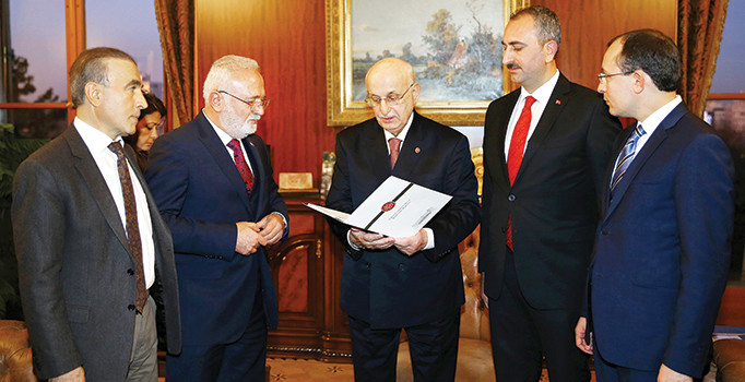 AK Parti ve MHP’nin uzlaştığı ‘Başkanlık’ teklifi Meclis’te