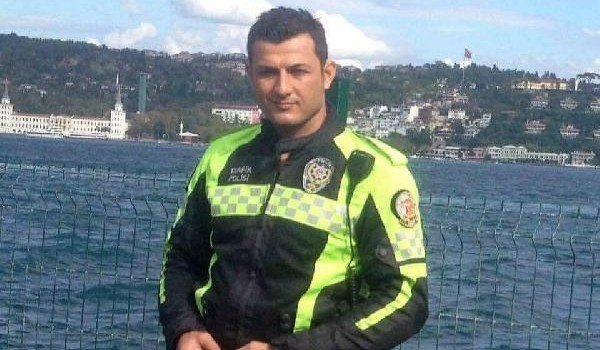 İstanbul şehidi Hüseyin Dalgılıç'ın İzmir'in Bornova İlçesi'ndeki evine ateş düştü