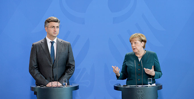 Merkel'den Beşiktaş saldırısı açıklaması:  Çok trajik bir durum