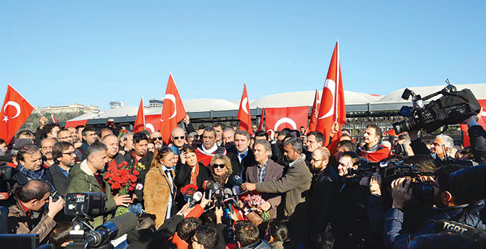 Teröre karşı tek yüreğiz