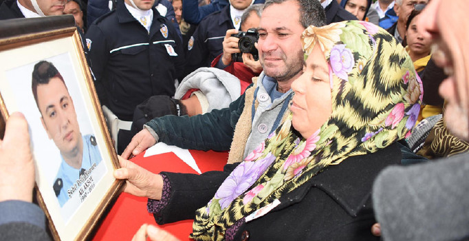 Beşiktaş şehitleri toprağa veriliyor | Canlı yayın