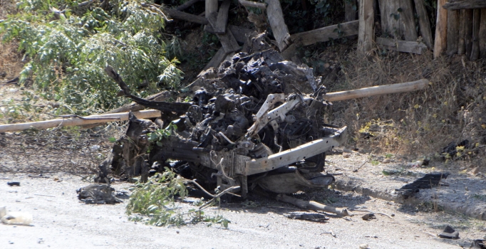 Demirtaş 'iki taraflı ateşkes' dedi, PKK 300 kilo bomba ile polise saldırdı
