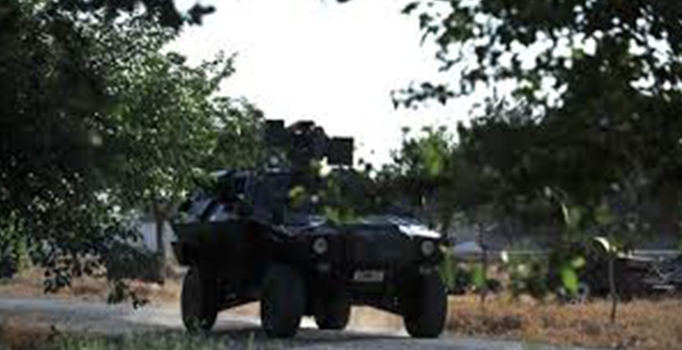 Kars'ta askeri araca saldırı:
3 asker yaralı