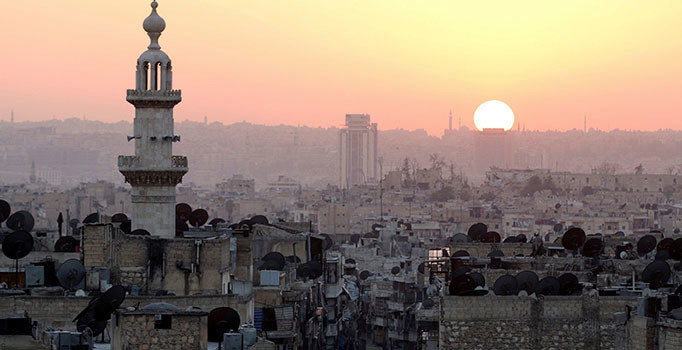 İngiltere, Rusya ve İran'ın Londra büyükelçilerini Halep sebebiyle bakanlığa çağırdı - Son dakika