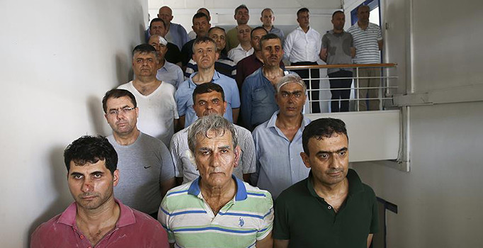 CHP’lilerden tutuklu darbeci paşalara ziyaret talebi