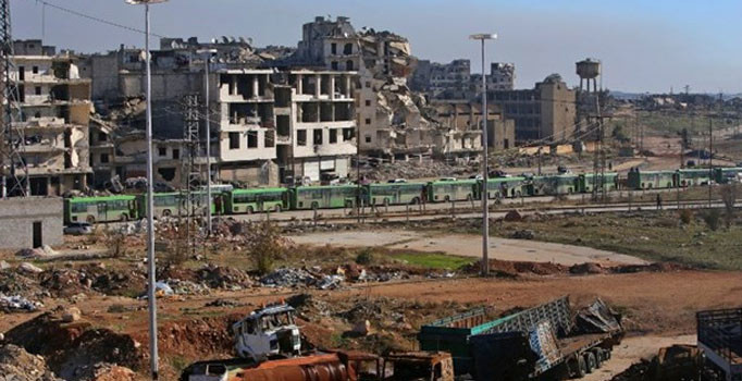 Halep'te tahliyeler başladı: Hastaları taşıyan ilk konvoy yeniden yola çıktı | Son dakika haberleri