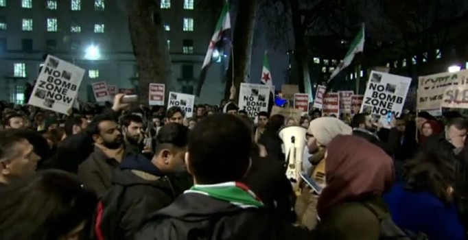 Avustralya'da Halep protestosu