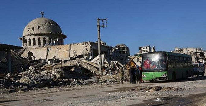 Halep'te son durum: Rejim güçleri tahliye konvoyuna saldırdı, 800 kişiyi rehin aldı