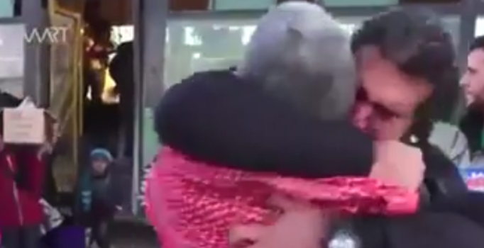 Esed zulmünden kaçan Haleplilerin sevinci duygulandırdı | Video