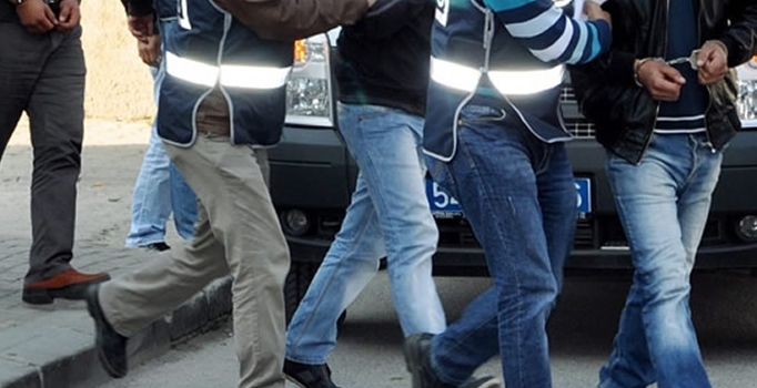 Kilis'te IŞİD’le bağlantılı biri Türk 3 kişi yakalandı