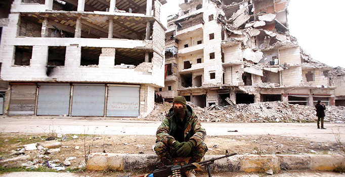 ‘Batı, İran ve Rusya’nın hırslarını kullanıyor’