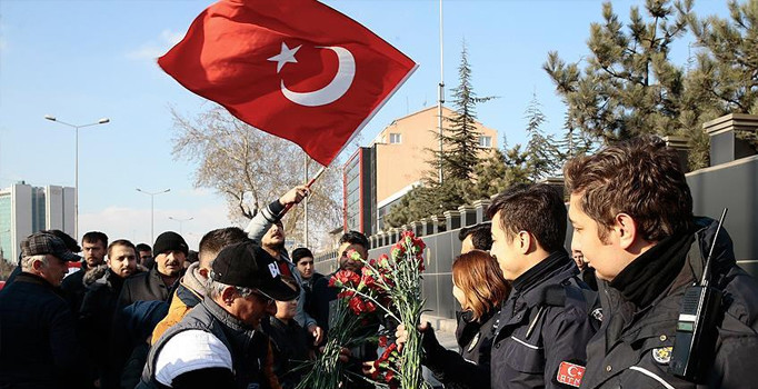 Başkentte vatandaşlar Çevik Kuvvet'i ziyaret etti