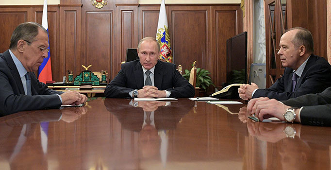 Putin: Katilin elini kimin yönlendirdiğini öğrenmemiz gerek