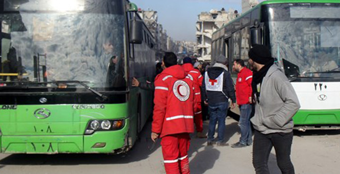 Halep'ten tahliyeler yeniden başladı