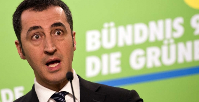 Türk hack grubu Aslan Neferler Tim Cem Özdemir’in sitesini hackledi