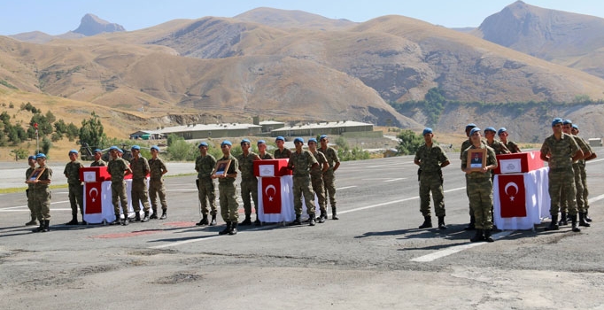 Hakkari'de şehit olan 
3 asker böyle uğurlandı