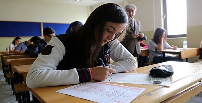 MEB: Liselerdeki boş kontenjan sayısı 300 bini bulacak!