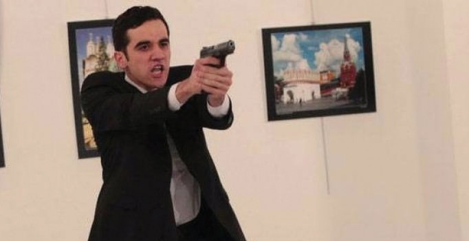 Karlov suikastini düzenleyen Mevlüt Mert Altıntaş’ın cenazesini almaya giden olmadı