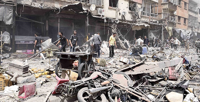 Esad güçlerinden bir varil 
bombalı saldırı daha: 6 ölü