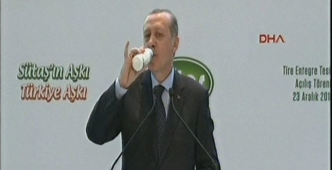 Erdoğan: Sağ olsunlar şu ana kadar benim vatandaşım yaklaşık 2 milyar doları TL’ye çevirdi