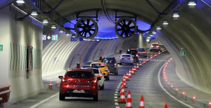 Avrasya Tüneli’nden 14 saatte 23 bin araç geçti