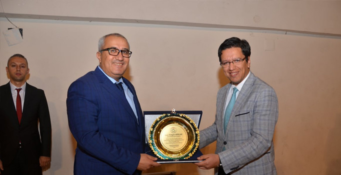 Halfeti Belediyesi'ne kayyum olarak kaymakam atandı