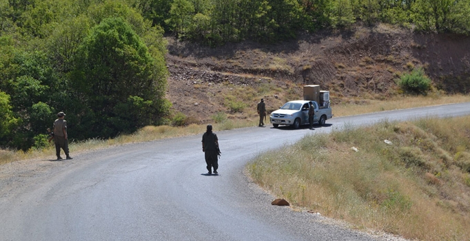 Erzurum'da yol kesen PKK'lılar
durmayan aracın şoförünü öldürdü