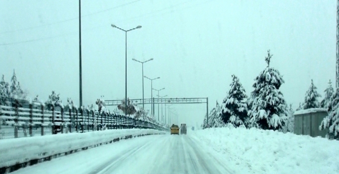 Bingöl'de 150 köy yolu ulaşıma kapandı