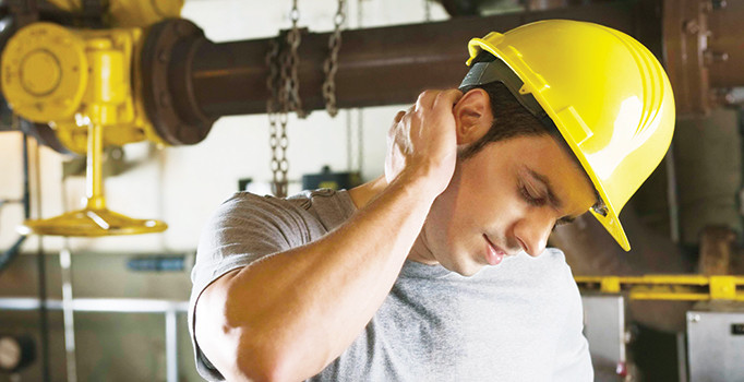 Erkek işçilerle kadın terziler risk altında