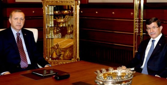 Davutoğlu hükümeti kurma
görevini Erdoğan'a iade etti