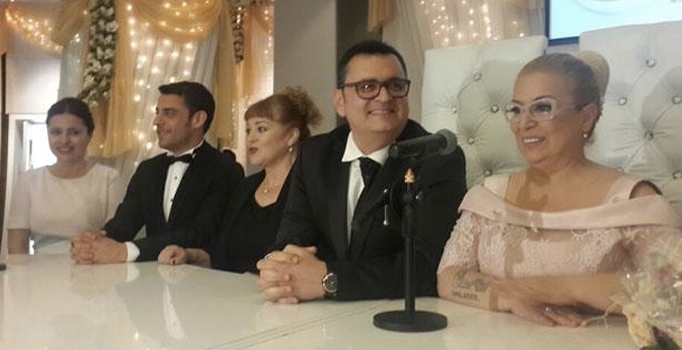 Dağhan Külegeç annesinin nikah şahidi oldu